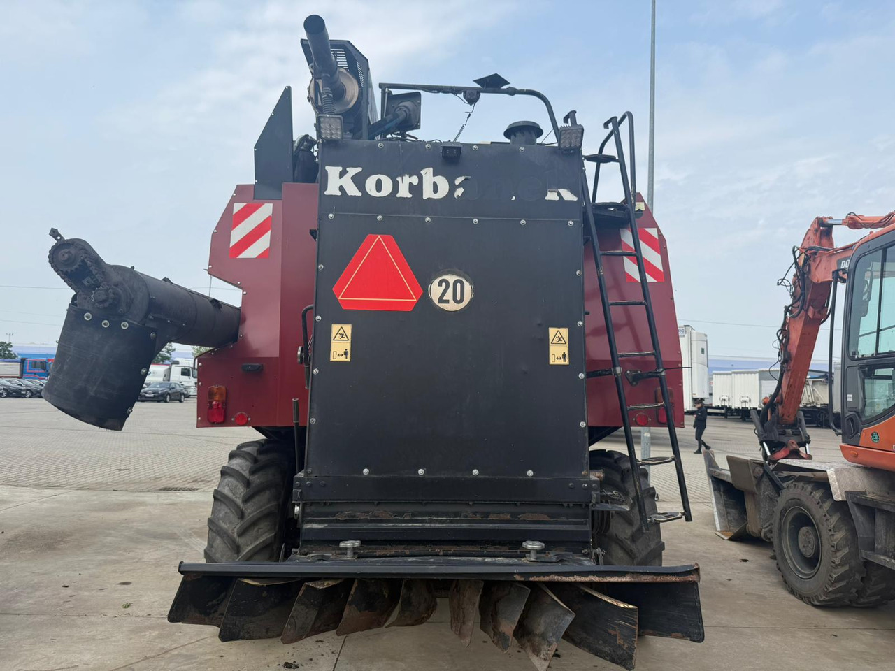 ROSTSELMASH VECTOR 425 RSM-101 grain harvester + Header 5 m + rapeseed harvesting extension / 2300 MTH - Зерноуборочный комбайн: фото 4 ROSTSELMASH VECTOR 425 RSM-101 grain harvester + Header 5 m + rapeseed harvesting extension / 2300 MTH - Зерноуборочный комбайн: фото 4