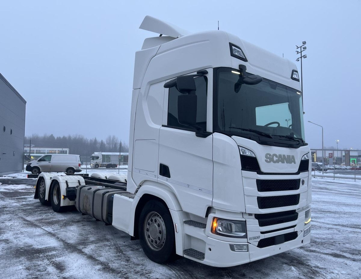 SCANIA R500 / Truck chassis / Retarder / Sleeper cab - Грузовик-шасси: фото 1 SCANIA R500 / Truck chassis / Retarder / Sleeper cab - Грузовик-шасси: фото 1