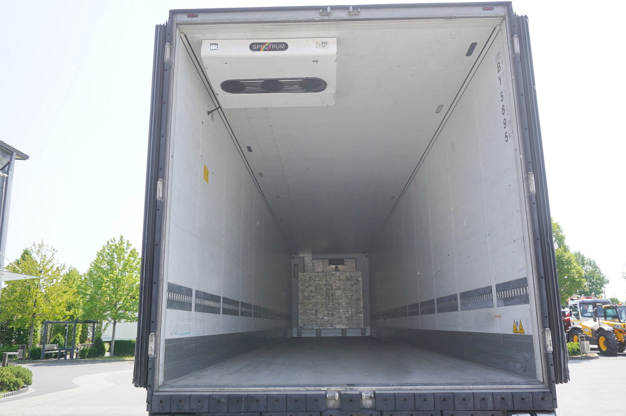 SCHMITZ refrigerated semi-trailer / Thermoking SLX Spectrum 250 / Multitemperature - Полуприцеп-рефрижератор: фото 4 SCHMITZ refrigerated semi-trailer / Thermoking SLX Spectrum 250 / Multitemperature - Полуприцеп-рефрижератор: фото 4