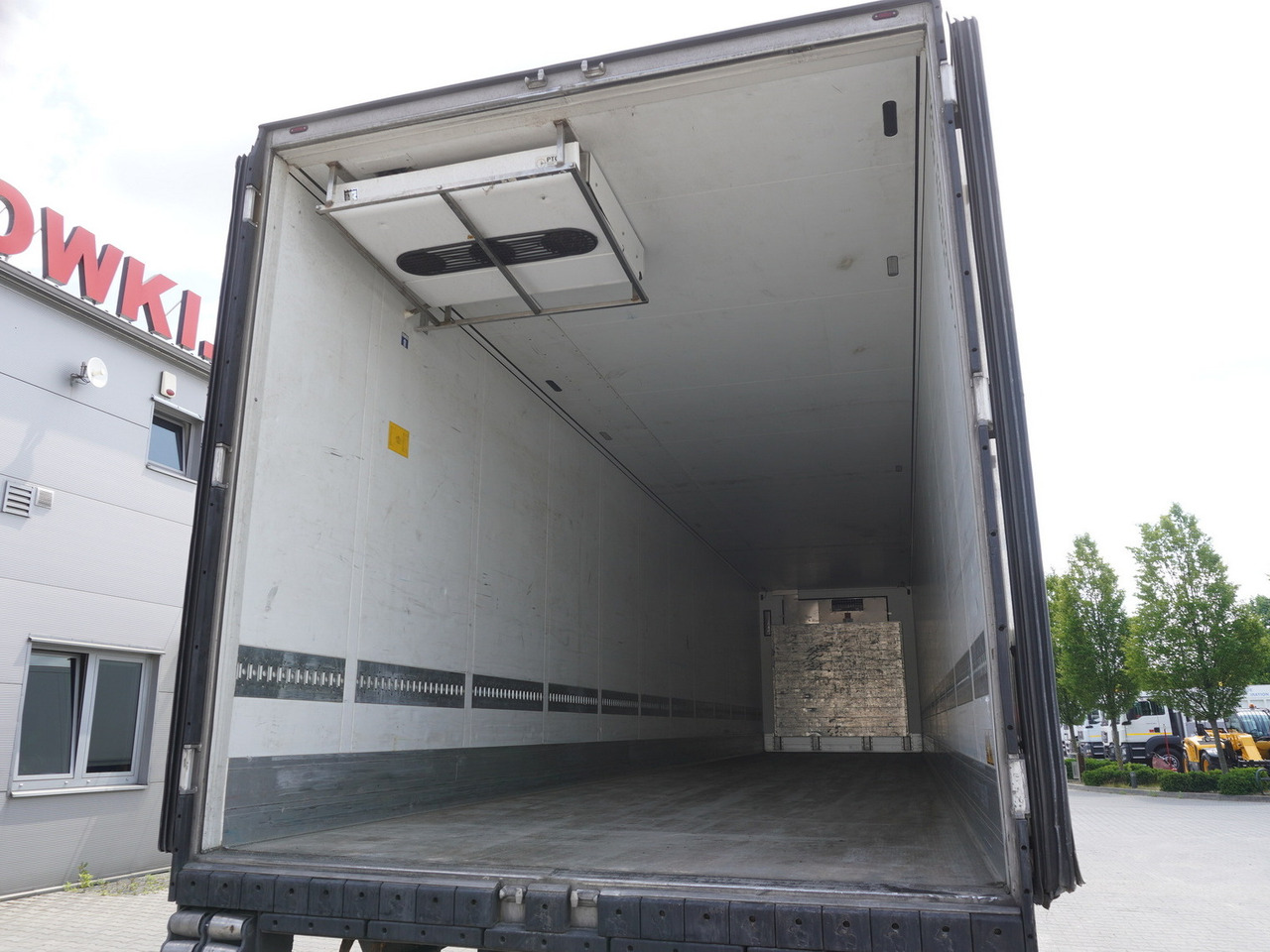 SCHMITZ refrigerator semi-trailer/ Thermoking SLX I Spectrum 250 / Multitemperature / 5 units - Полуприцеп-рефрижератор: фото 4 SCHMITZ refrigerator semi-trailer/ Thermoking SLX I Spectrum 250 / Multitemperature / 5 units - Полуприцеп-рефрижератор: фото 4