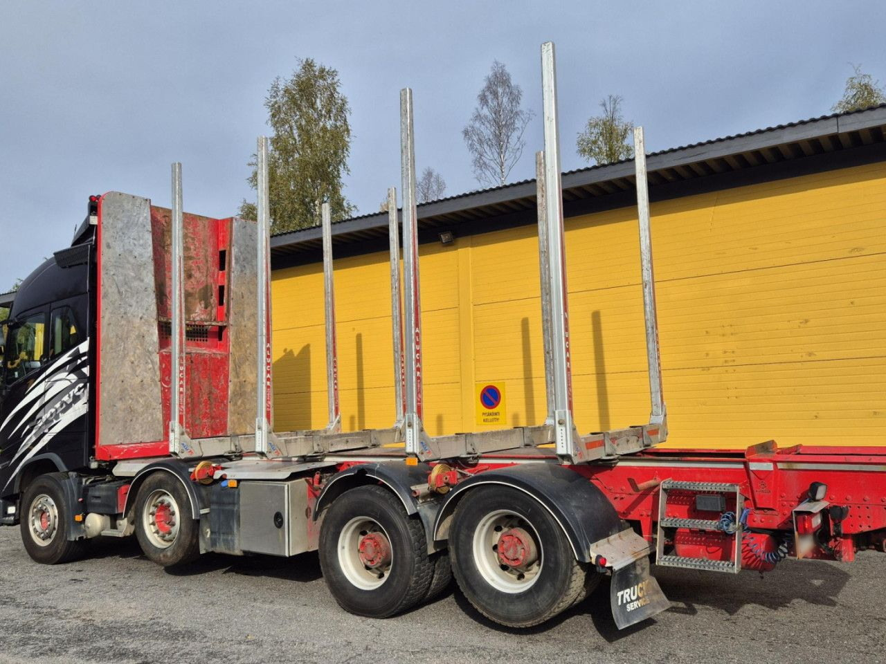 VOLVO FH 750 8x4 / 2 lifted axles / timber truck - Лесовоз: фото 2 VOLVO FH 750 8x4 / 2 lifted axles / timber truck - Лесовоз: фото 2