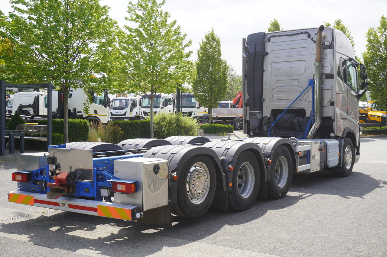 VOLVO FH16 750 8x4x4 / 750 HP! / Frame 685 cm / Steered 4th axle - Автоманипулятор: фото 5 VOLVO FH16 750 8x4x4 / 750 HP! / Frame 685 cm / Steered 4th axle - Автоманипулятор: фото 5