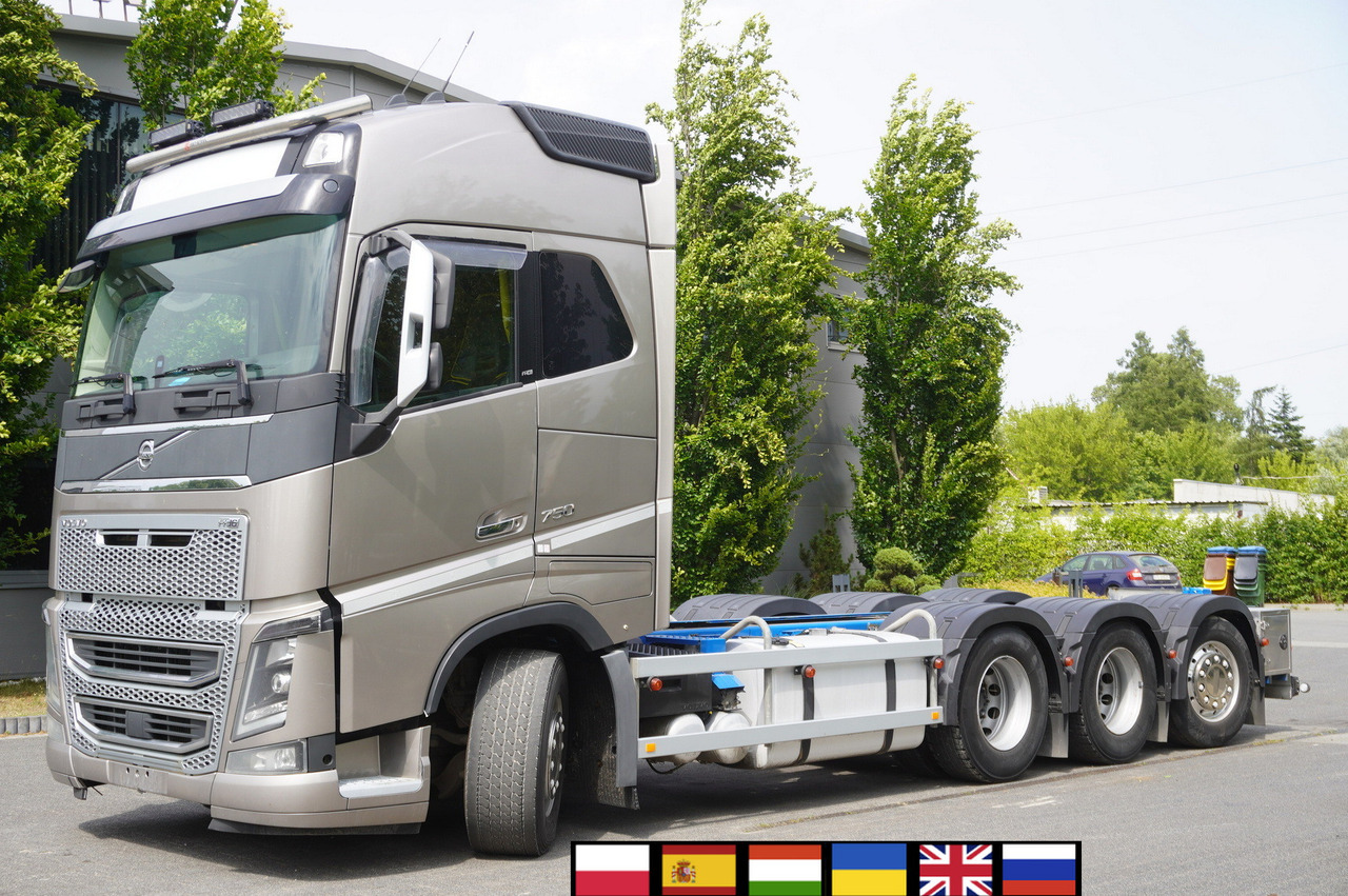 VOLVO Volvo FH16 750 8x4x4 / 750 HP! / Frame 685 cm / Steered 4th axle - Автоманипулятор: фото 1 VOLVO Volvo FH16 750 8x4x4 / 750 HP! / Frame 685 cm / Steered 4th axle - Автоманипулятор: фото 1