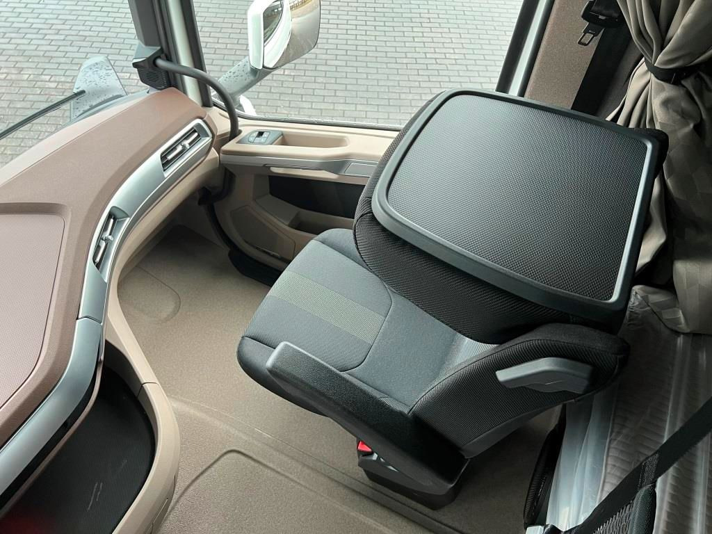 Новый Тягач DAF XG+ 480 LD, MODELLJAHR 2025, Seitenverkleidungen: фото 9