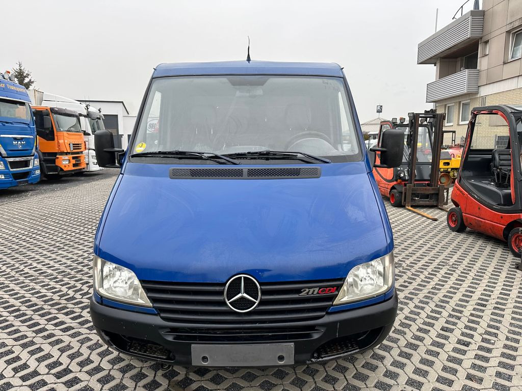 Mercedes-Benz 211 CDI - Легковой фургон: фото 2 Mercedes-Benz 211 CDI - Легковой фургон: фото 2