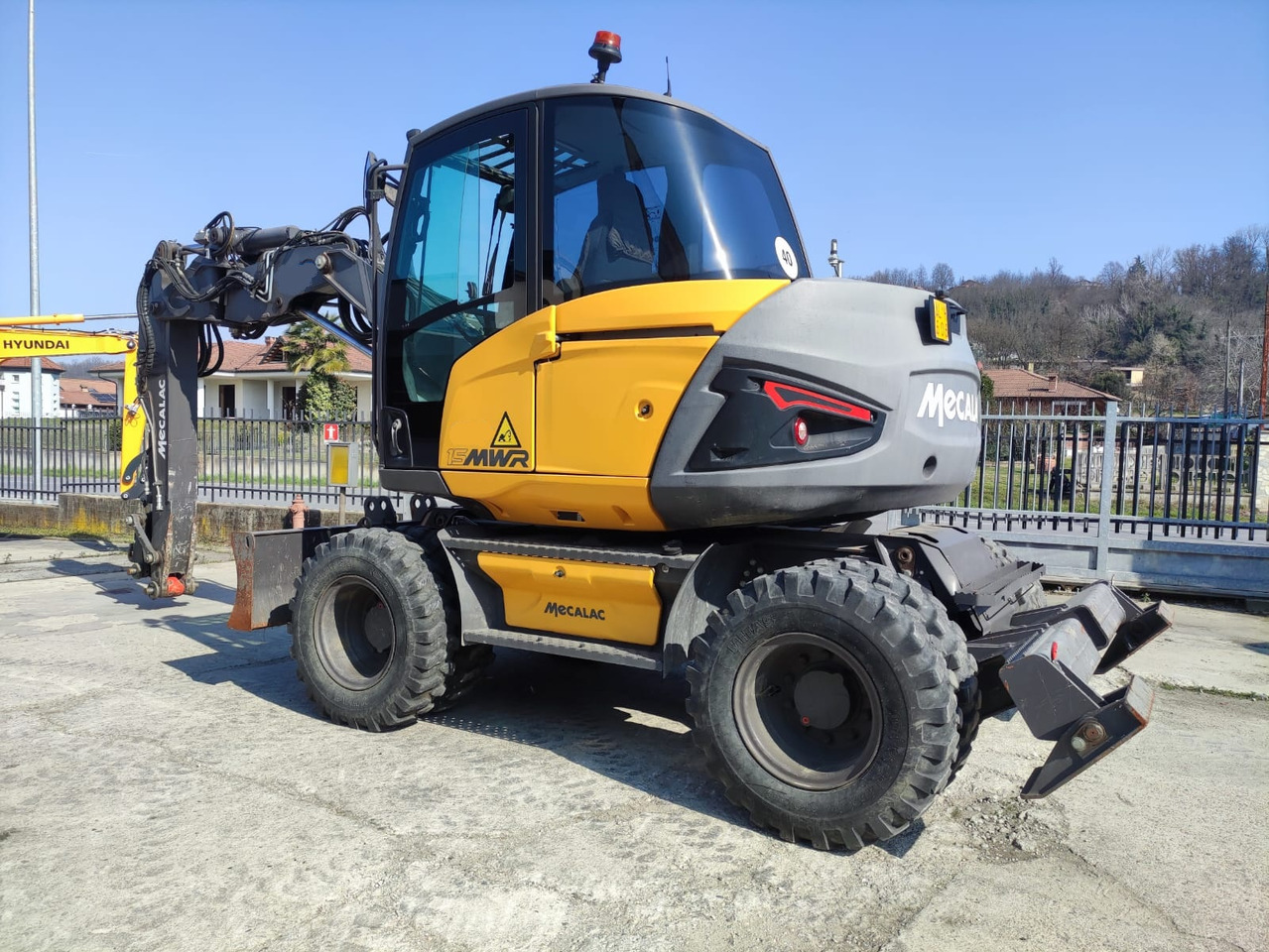 MECALAC 15 MWR - Колёсный экскаватор: фото 2 MECALAC 15 MWR - Колёсный экскаватор: фото 2