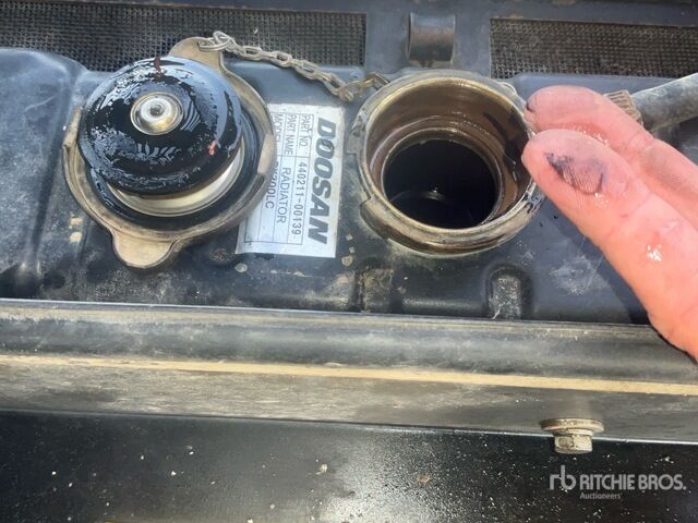 2011 Doosan DX300LC (Inoperable) Tracked Excavator - Гусеничный экскаватор: фото 3 2011 Doosan DX300LC (Inoperable) Tracked Excavator - Гусеничный экскаватор: фото 3