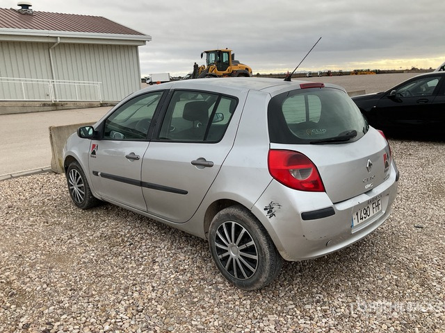 2006 Renault Clio (Inoperable) Automobile - Легковой автомобиль: фото 2 2006 Renault Clio (Inoperable) Automobile - Легковой автомобиль: фото 2