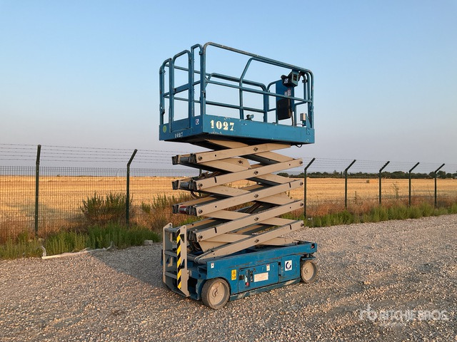 2011 Genie GS3246 Electric Scissor Lift - Ножничный подъемник: фото 2 2011 Genie GS3246 Electric Scissor Lift - Ножничный подъемник: фото 2