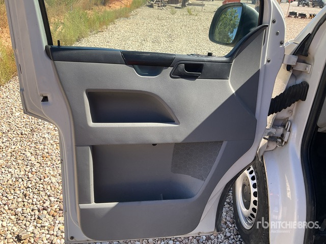 2012 Volkswagen Transporter TDI Motion Cargo Van - Лёгкий коммерческий автомобиль: фото 4 2012 Volkswagen Transporter TDI Motion Cargo Van - Лёгкий коммерческий автомобиль: фото 4