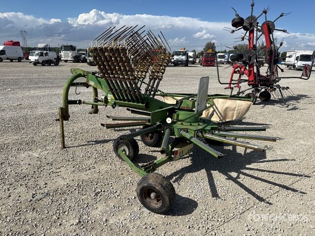 2001 Krone Swadro 461 Hay Rake - Сеноворошилка: фото 4 2001 Krone Swadro 461 Hay Rake - Сеноворошилка: фото 4