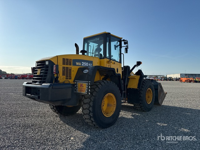 2003 Komatsu WA250-5 Pala gommata - Колёсный погрузчик: фото 3 2003 Komatsu WA250-5 Pala gommata - Колёсный погрузчик: фото 3