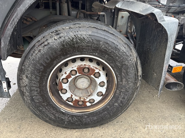 2003 Volvo FM12 8x2 Roll-Off Truck - Крюковой мультилифт: фото 5 2003 Volvo FM12 8x2 Roll-Off Truck - Крюковой мультилифт: фото 5