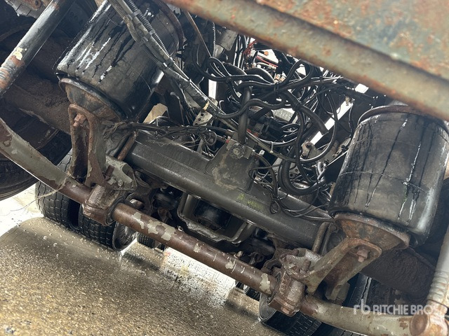 2003 Volvo FM12 8x2 Roll-Off Truck - Крюковой мультилифт: фото 4 2003 Volvo FM12 8x2 Roll-Off Truck - Крюковой мультилифт: фото 4