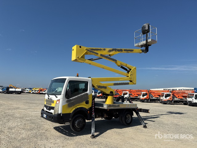 2011 Nissan Cabstar 2011 Socage DA320 20 m on Bucket Truck - Грузовик с подъемником: фото 1 2011 Nissan Cabstar 2011 Socage DA320 20 m on Bucket Truck - Грузовик с подъемником: фото 1