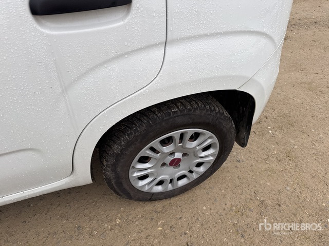 2013 Fiat Panda Automobile - Легковой автомобиль: фото 4 2013 Fiat Panda Automobile - Легковой автомобиль: фото 4