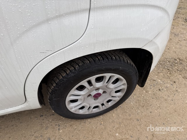 2013 Fiat Panda Automobile - Легковой автомобиль: фото 4 2013 Fiat Panda Automobile - Легковой автомобиль: фото 4