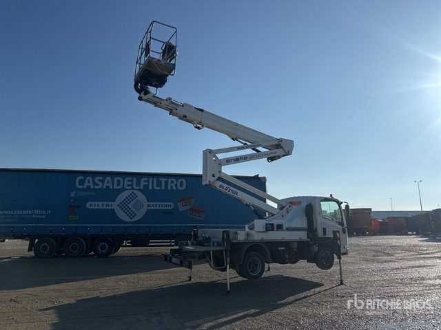 2021 Isuzu 2020 Oil&Steel Snake 2010 H Plu ... Bucket Truck - Грузовик с подъемником: фото 3 2021 Isuzu 2020 Oil&Steel Snake 2010 H Plu ... Bucket Truck - Грузовик с подъемником: фото 3