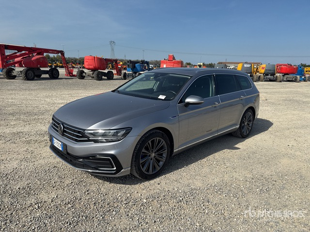 2021 Volkswagen Passat 1.4 PLUG IN HYBRID GTE DSG Station Wagon - Универсал: фото 1 2021 Volkswagen Passat 1.4 PLUG IN HYBRID GTE DSG Station Wagon - Универсал: фото 1