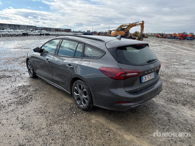 Ford Focus Automobile - Легковой автомобиль: фото 2 Ford Focus Automobile - Легковой автомобиль: фото 2