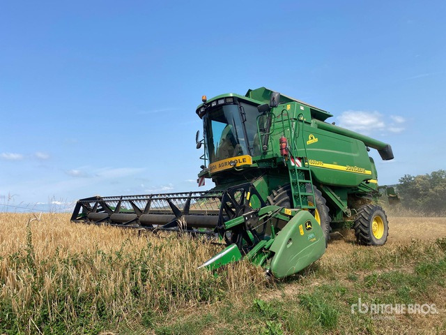 2004 John Deere 9660 WTS Hillmaster II with header and header trailer ... Combine Harvester - Косилка-измельчитель/ Мульчер: фото 1 2004 John Deere 9660 WTS Hillmaster II with header and header trailer ... Combine Harvester - Косилка-измельчитель/ Мульчер: фото 1