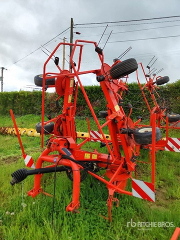 2008 Kuhn GF5902 5.9 m 3-Point 6 Rotor Faneuse Hay Tedder - Косилка-измельчитель/ Мульчер: фото 2 2008 Kuhn GF5902 5.9 m 3-Point 6 Rotor Faneuse Hay Tedder - Косилка-измельчитель/ Мульчер: фото 2