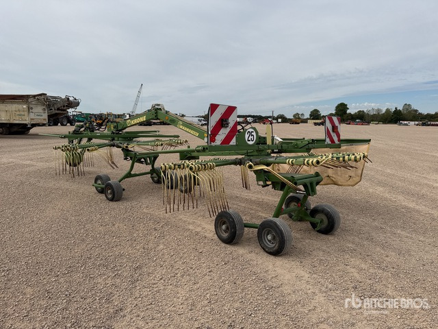 2012 Krone Swadro 710/26T 7.10 m 2 Rotor Andaineur Hay Rake - Сеноворошилка: фото 3 2012 Krone Swadro 710/26T 7.10 m 2 Rotor Andaineur Hay Rake - Сеноворошилка: фото 3