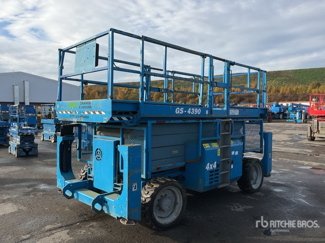 2007 Genie GS4390 4x4 Diesel Scissor Lift - Ножничный подъемник: фото 3 2007 Genie GS4390 4x4 Diesel Scissor Lift - Ножничный подъемник: фото 3