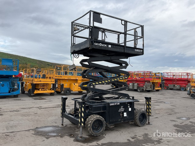 2007 Skyjack SJ6832RT 4x4 Diesel Scissor Lift - Ножничный подъемник: фото 1 2007 Skyjack SJ6832RT 4x4 Diesel Scissor Lift - Ножничный подъемник: фото 1