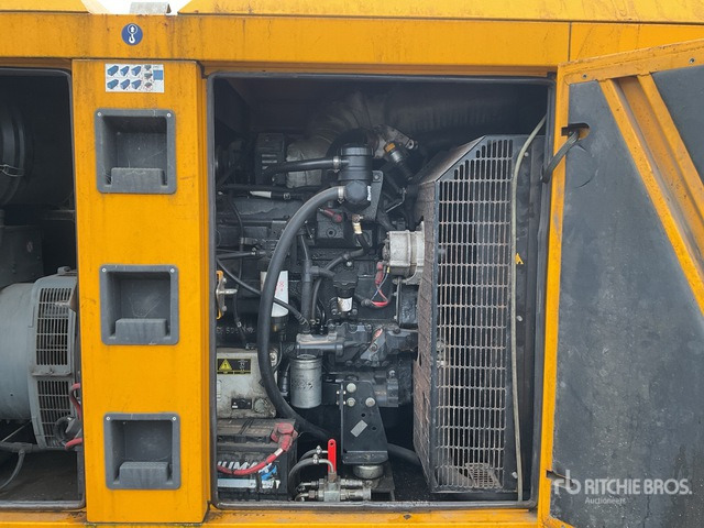 2015 Sdmo R165C3 Generator Set - Электрогенератор: фото 5 2015 Sdmo R165C3 Generator Set - Электрогенератор: фото 5