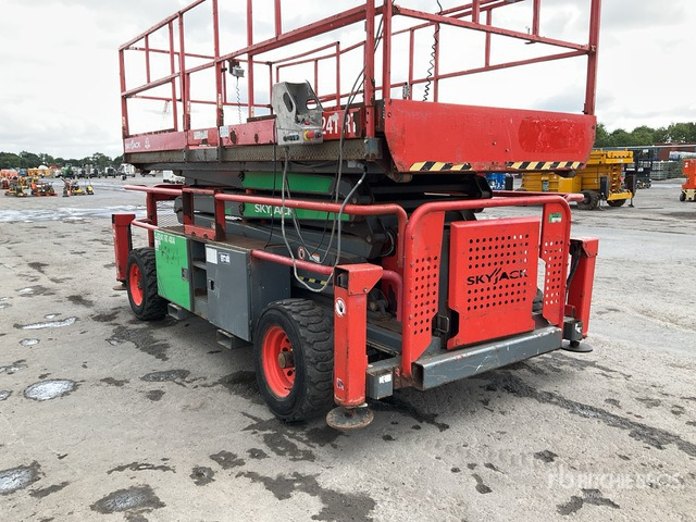 2015 Skyjack SJ9241 4x4 Diesel Scissor Lift - Ножничный подъемник: фото 5 2015 Skyjack SJ9241 4x4 Diesel Scissor Lift - Ножничный подъемник: фото 5