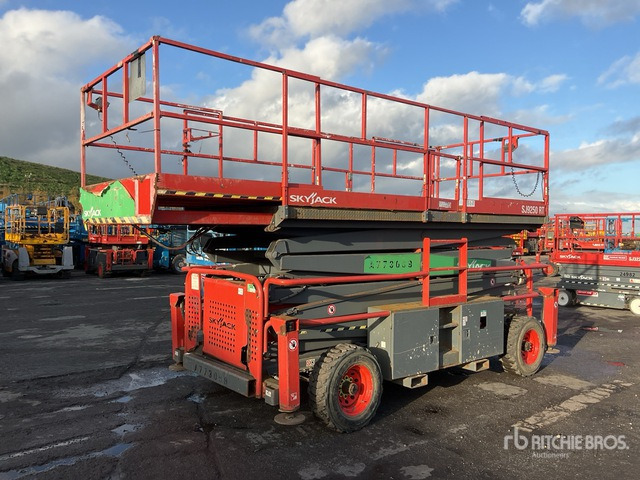 2017 Skyjack SJ9250 4x4 Diesel Scissor Lift - Ножничный подъемник: фото 1 2017 Skyjack SJ9250 4x4 Diesel Scissor Lift - Ножничный подъемник: фото 1