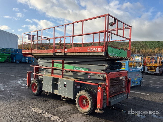 2017 Skyjack SJ9250 4x4 Diesel Scissor Lift - Ножничный подъемник: фото 3 2017 Skyjack SJ9250 4x4 Diesel Scissor Lift - Ножничный подъемник: фото 3