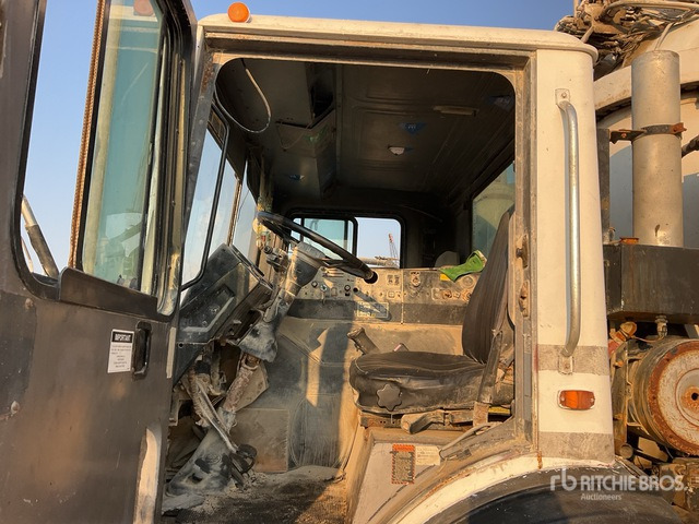 1999 Mack MR688S 1999 Schwing 32/28 XL 32 m on 6x4 Concrete Pump Truck - Автобетононасос: фото 5 1999 Mack MR688S 1999 Schwing 32/28 XL 32 m on 6x4 Concrete Pump Truck - Автобетононасос: фото 5