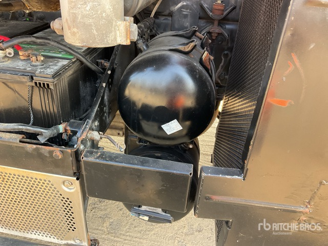 2012 Mercedes-Benz Unimog 500 4x4 Solar Panel Cleaning Truck :Misc. Truck - Подметально-уборочная машина: фото 4 2012 Mercedes-Benz Unimog 500 4x4 Solar Panel Cleaning Truck :Misc. Truck - Подметально-уборочная машина: фото 4