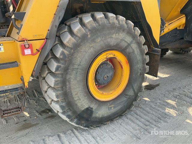 2015 Komatsu HM400-3 Articulated Dump Truck - Сочленённый самосвал: фото 4 2015 Komatsu HM400-3 Articulated Dump Truck - Сочленённый самосвал: фото 4