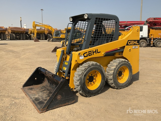 2017 Gehl R134 - Мини-погрузчик с бортовым поворотом: фото 1 2017 Gehl R134 - Мини-погрузчик с бортовым поворотом: фото 1