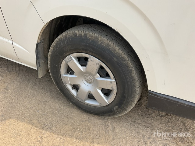 2018 Toyota Hiace 4x2 15-Seat Mini Bus - Микроавтобус, Пассажирский фургон: фото 5 2018 Toyota Hiace 4x2 15-Seat Mini Bus - Микроавтобус, Пассажирский фургон: фото 5