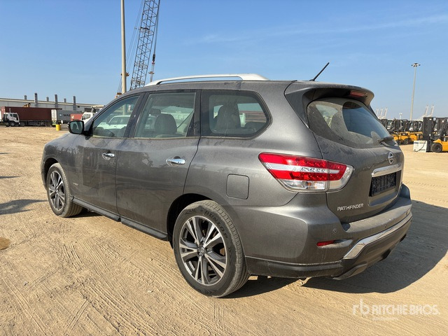 2020 Nissan Pathfinder SV 4WD Hybrid SUV - Внедорожник: фото 2 2020 Nissan Pathfinder SV 4WD Hybrid SUV - Внедорожник: фото 2