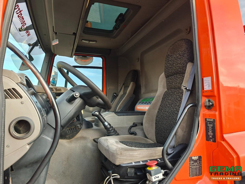 DAF FA CF 65.250 4x2 Dagcab Euro5 - Hyvalift PortaalSysteem 12T - Handgeschakeld - Ringfeder Vangmuil - Портальный бункеровоз: фото 5 DAF FA CF 65.250 4x2 Dagcab Euro5 - Hyvalift PortaalSysteem 12T - Handgeschakeld - Ringfeder Vangmuil - Портальный бункеровоз: фото 5