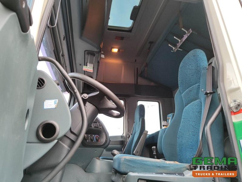 Автовоз DAF FAK XF95.430 8x2 SuperSpaceCab Euro3 - CurtainSider 7.31m + Ramp 16T - MachineTransporter - 6 Persons  (V558): фото 16