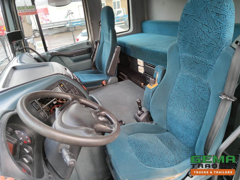 Автовоз DAF FAK XF95.430 8x2 SuperSpaceCab Euro3 - CurtainSider 7.31m + Ramp 16T - MachineTransporter - 6 Persons  (V558): фото 6