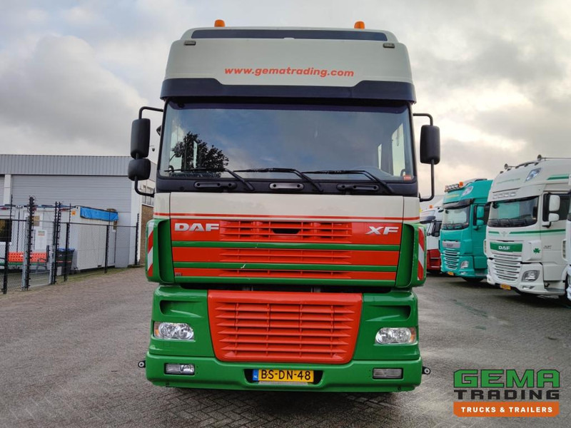 Автовоз DAF FAK XF95.430 8x2 SuperSpaceCab Euro3 - CurtainSider 7.31m + Ramp 16T - MachineTransporter - 6 Persons  (V558): фото 8