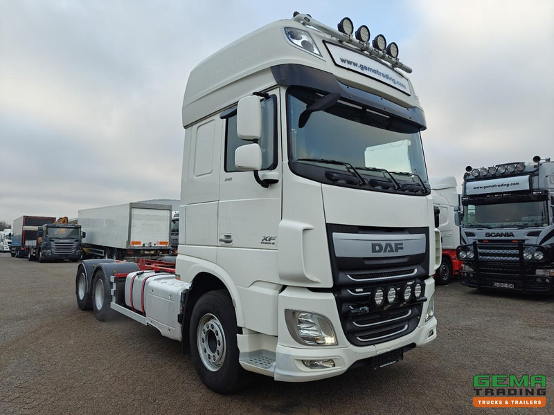 DAF XF 510 FAS 6x2 Superspacecab Euro6 - Retarder - Vollucht - 10Tires - ChassisCabine - LiftAs - VBG Vangmuilkoppeling - Navi - Грузовик-шасси: фото 2 DAF XF 510 FAS 6x2 Superspacecab Euro6 - Retarder - Vollucht - 10Tires - ChassisCabine - LiftAs - VBG Vangmuilkoppeling - Navi - Грузовик-шасси: фото 2