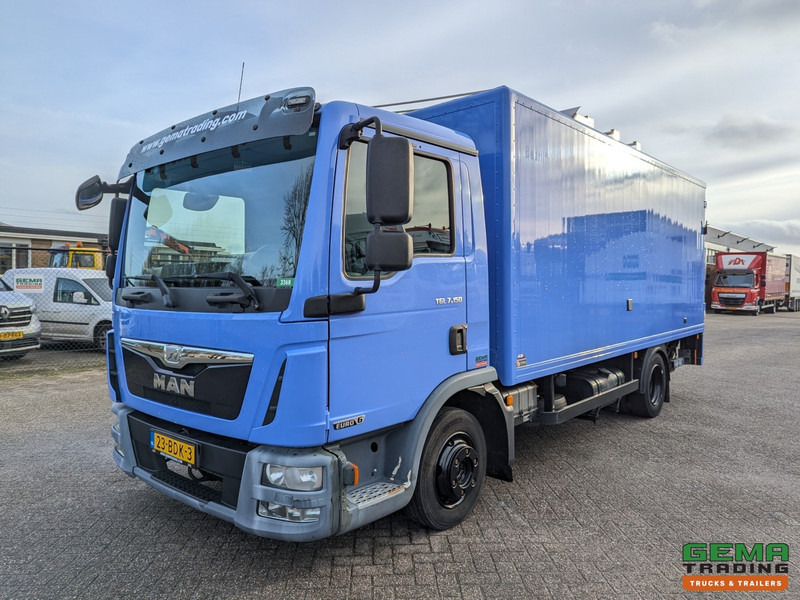 MAN TGL 7.150 4x2 Dagcabine Euro6 - Camper/Kart/Motor/ Mobiele Werkplaats - Laadklep 750KG - Zonnepaneel - Грузовик: фото 1 MAN TGL 7.150 4x2 Dagcabine Euro6 - Camper/Kart/Motor/ Mobiele Werkplaats - Laadklep 750KG - Zonnepaneel - Грузовик: фото 1