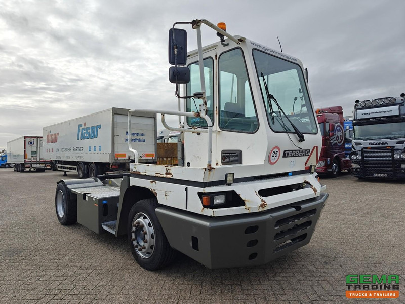 Terberg YT222 Gereviseerde Allison Versnellingsbak - Schotel 27T - Vangmuil - Cummins - Landbouw Kenteken 40km/h - Терминальный тягач: фото 2 Terberg YT222 Gereviseerde Allison Versnellingsbak - Schotel 27T - Vangmuil - Cummins - Landbouw Kenteken 40km/h - Терминальный тягач: фото 2