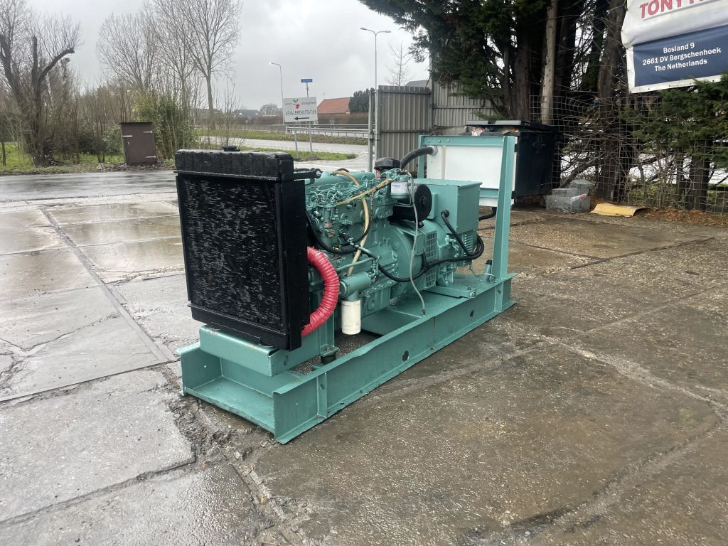 Perkins 85 KVA Generator 3 Phase - Электрогенератор: фото 2 Perkins 85 KVA Generator 3 Phase - Электрогенератор: фото 2