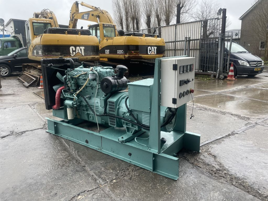 Perkins 85 KVA Generator 3 Phase - Электрогенератор: фото 3 Perkins 85 KVA Generator 3 Phase - Электрогенератор: фото 3
