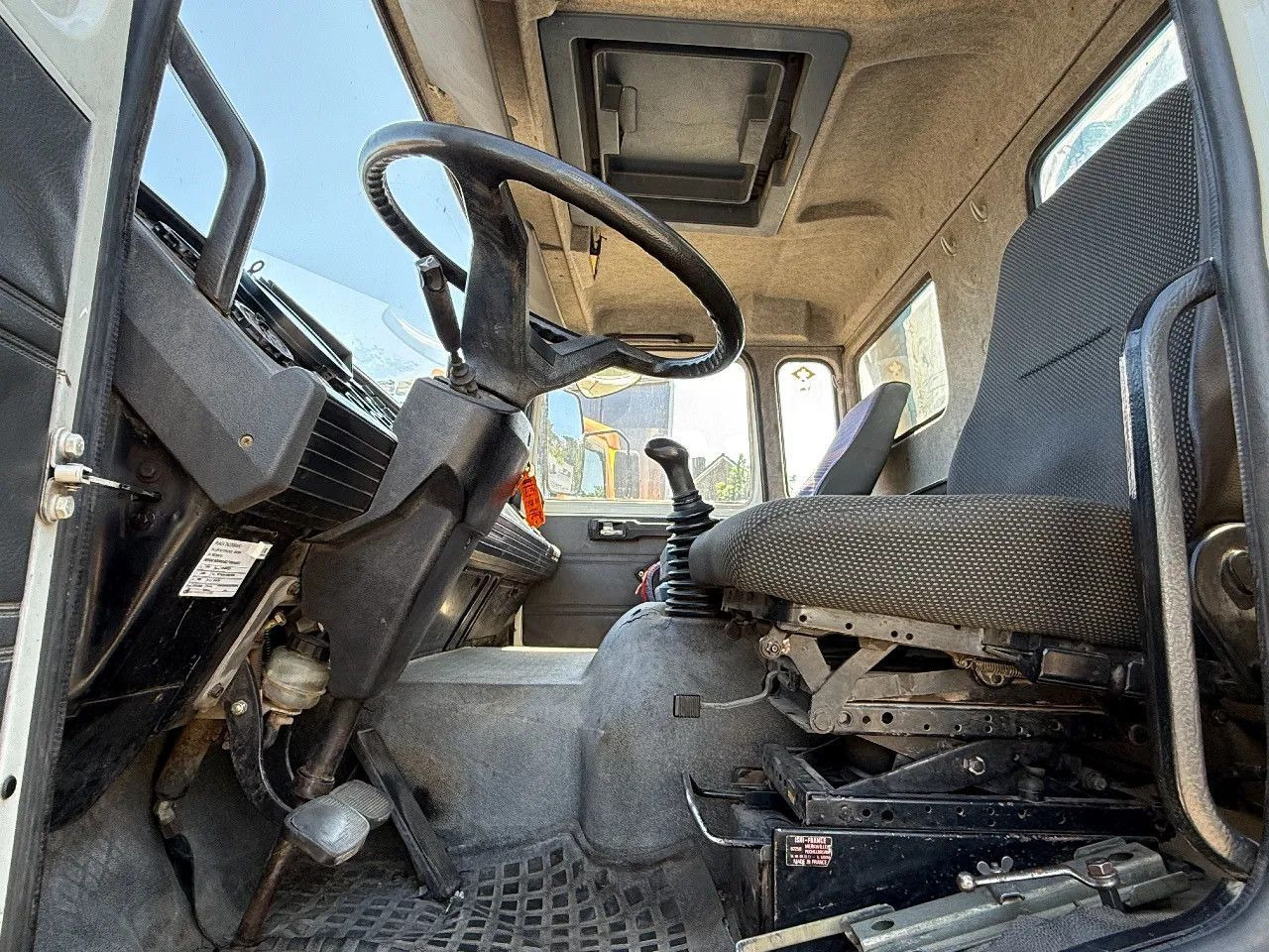 Самосвал Renault G230 4X2 Tipper Spring/Spring Manual Gearbox: фото 11