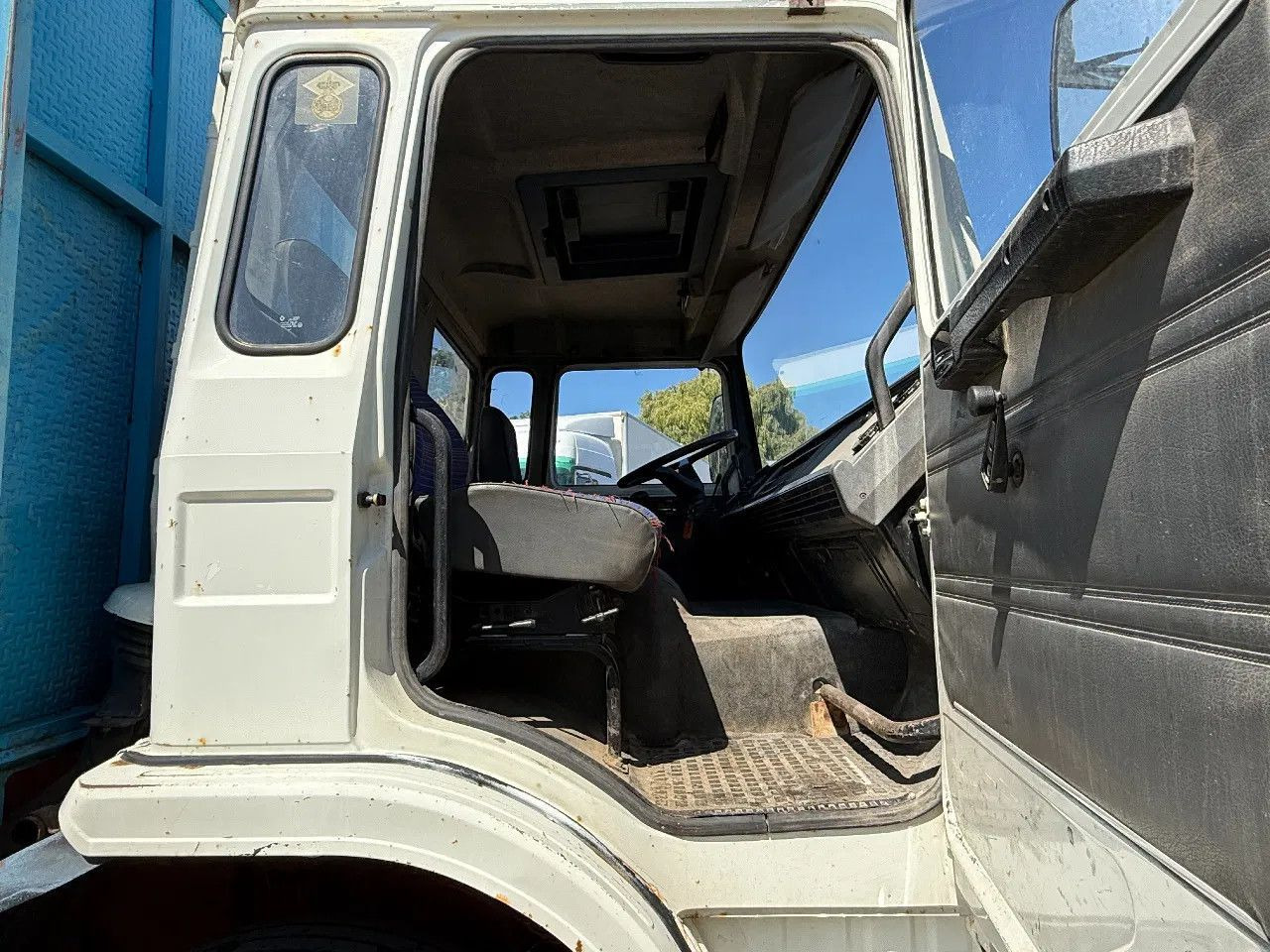 Самосвал Renault G230 4X2 Tipper Spring/Spring Manual Gearbox: фото 17